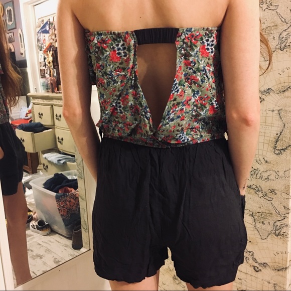 Black and Floral Romper - Picture 5 of 5